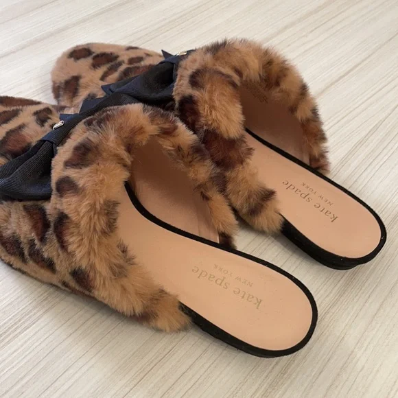 LIKE NEW.  Kate Spade Leopard faux fur slide/mule with black bow detail - Picture 3 of 8